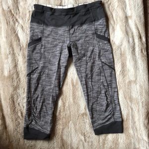 Lululemon cropped legging tights size 6